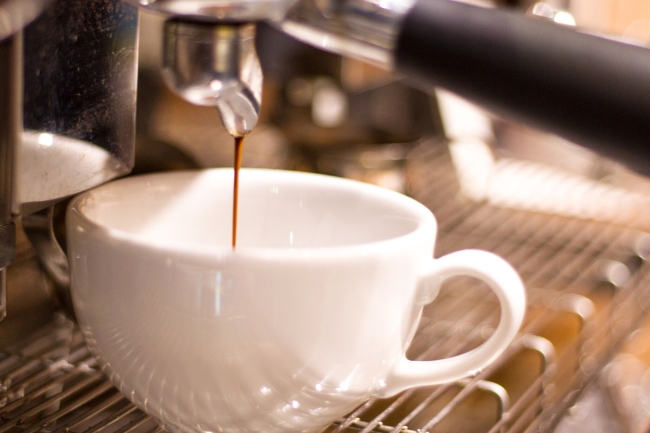 Cafeteira com Vaporizador: Crie Bebidas de Cafeteria em Casa